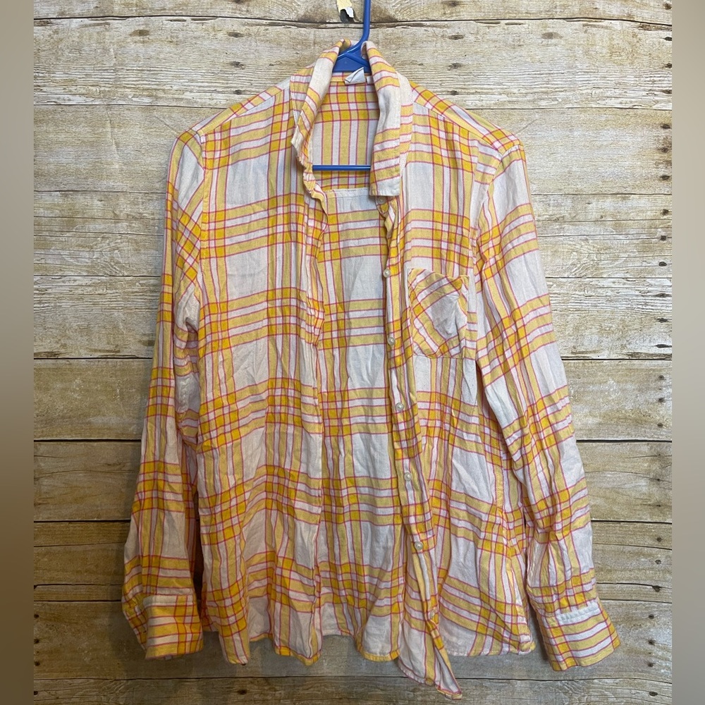 Gap plaid shirt 🛍
